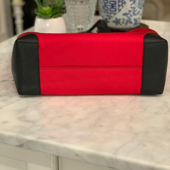 MICHEAL KORS EVA NYLON LARGE TOTE - Picture 9 of 11